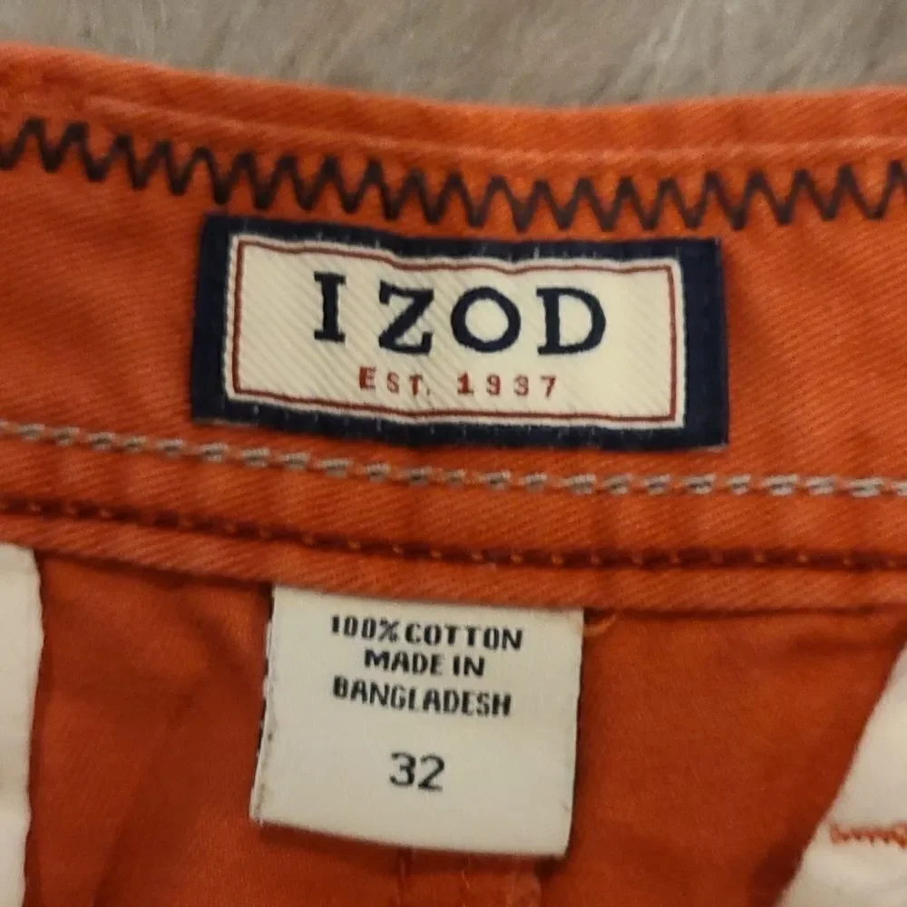 Izod mens salmon colored shorts size 32‎